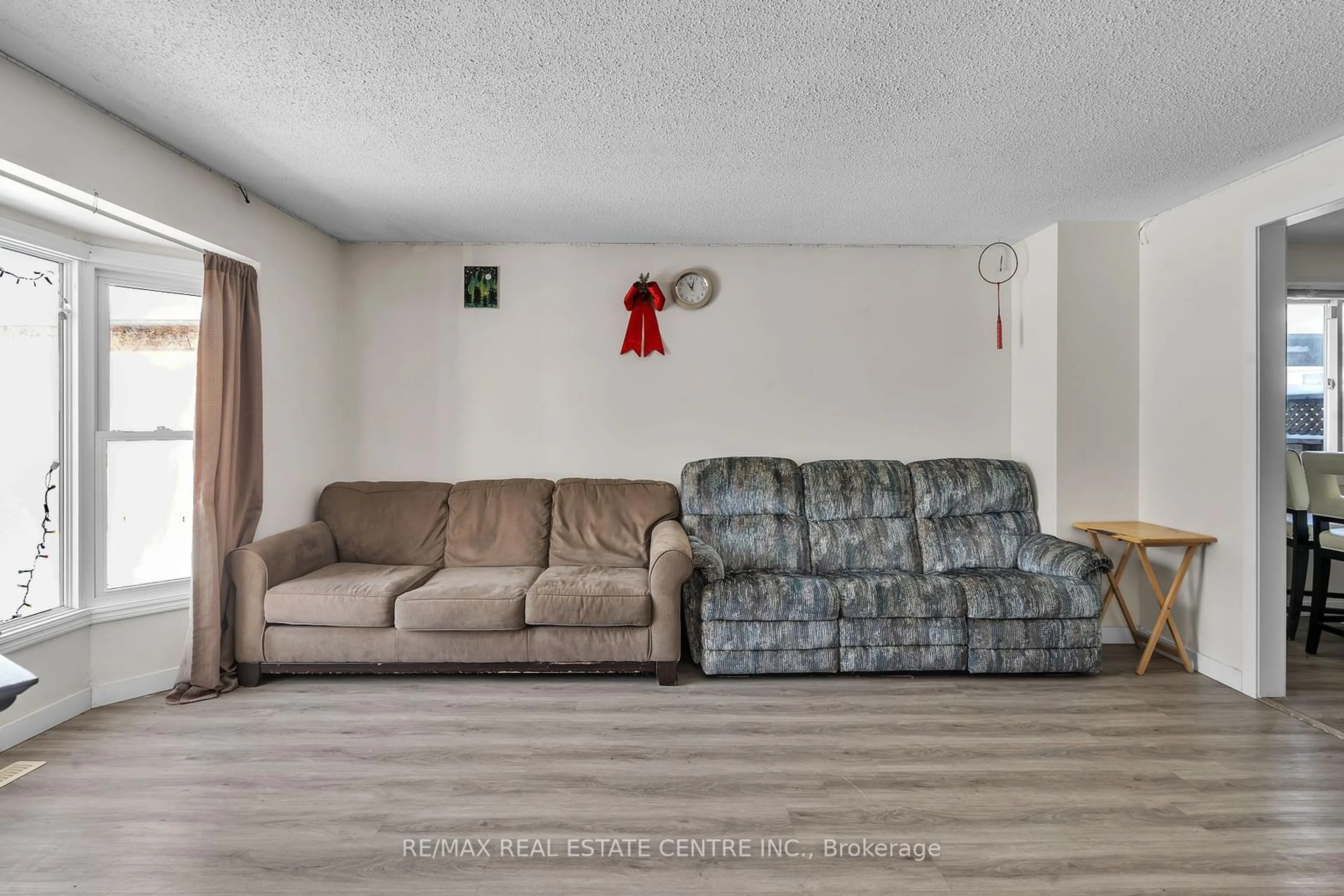 Living room with furniture, unknown for 2059 Mountbatten Pl, London Ontario N5V 4J2