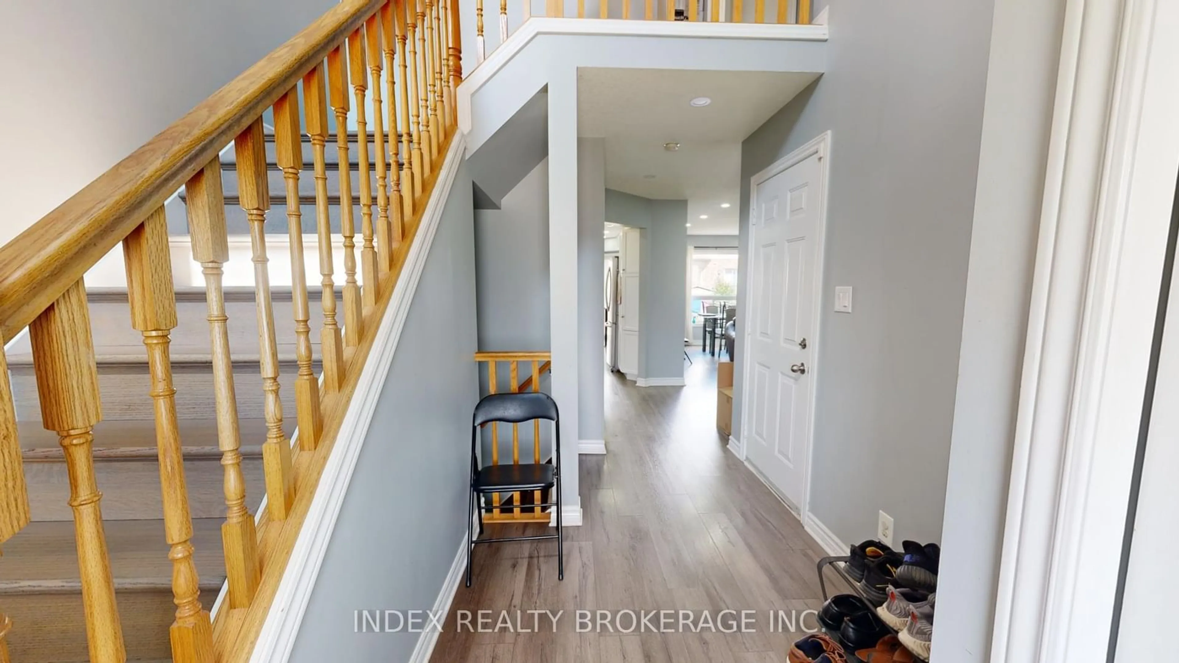 Indoor entryway for 3389 Georgeheriot Lane, London Ontario N6L 0A5