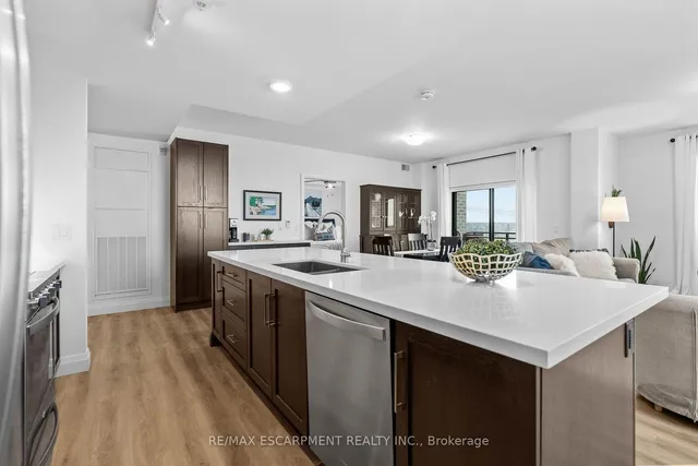 Additional property image - 30 Hamilton St Unit 703