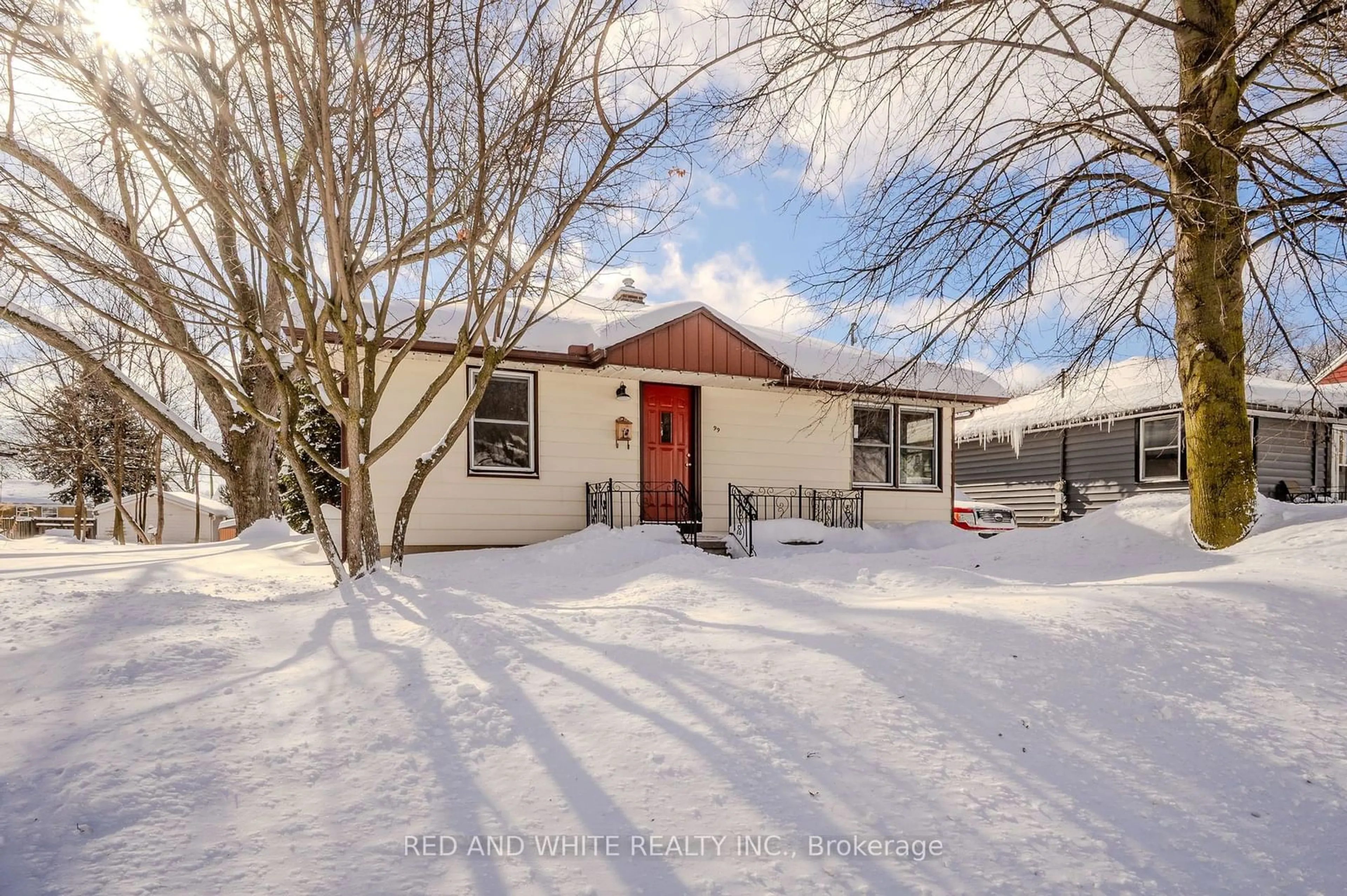 A pic from outside/outdoor area/front of a property/back of a property/a pic from drone, street for 99 Stewart Ave, Cambridge Ontario N1R 2V1