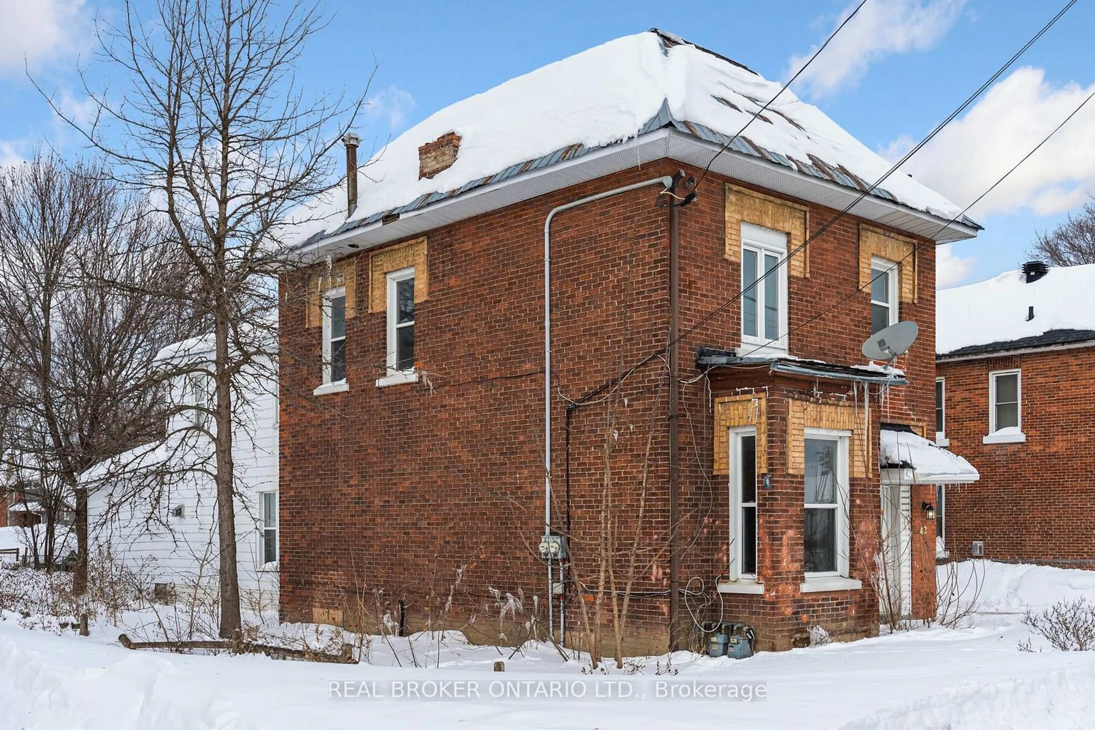 Home with brick exterior material, building for 42 Daniel St, Arnprior Ontario K7S 2K5