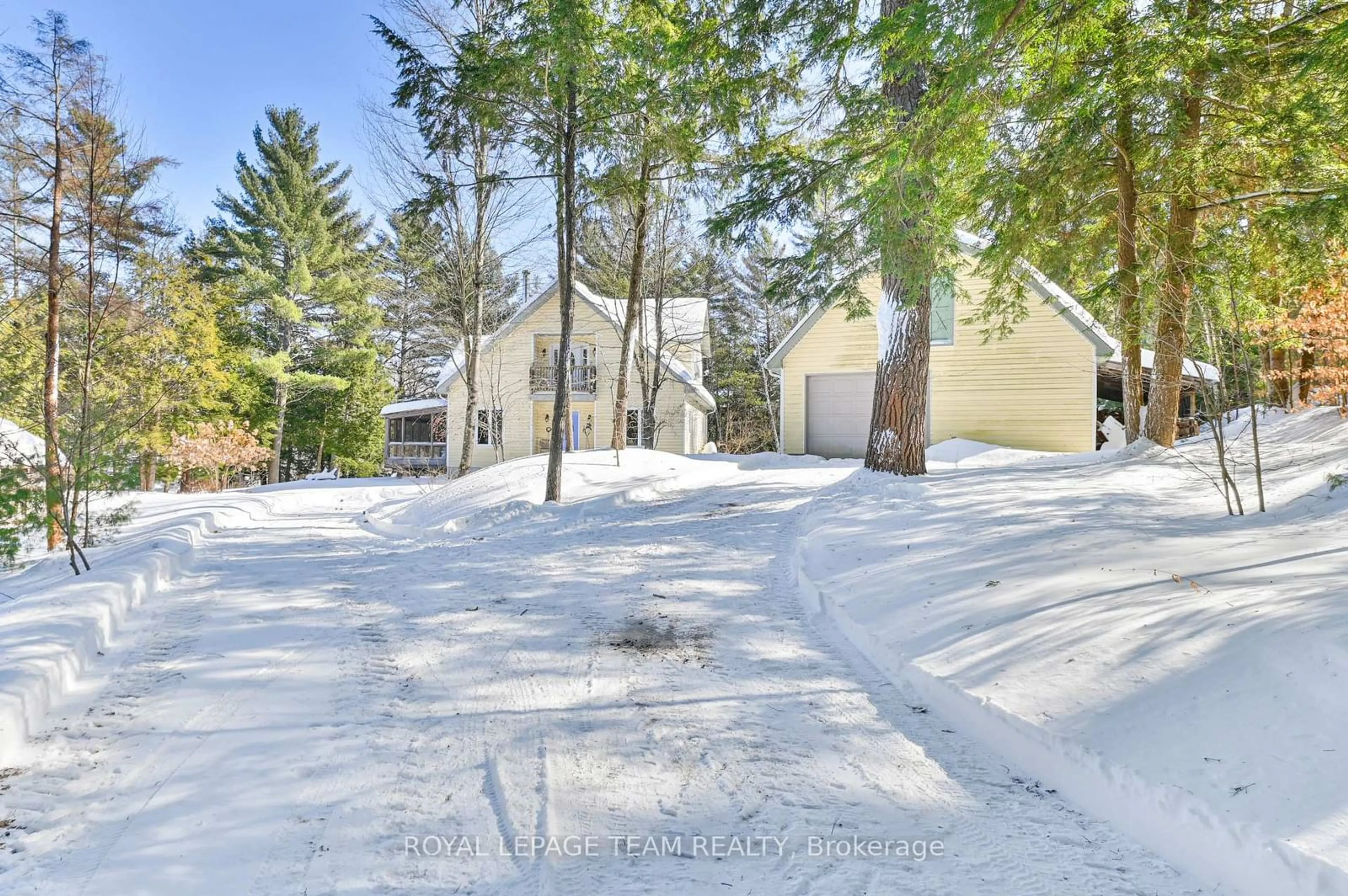 A pic from outside/outdoor area/front of a property/back of a property/a pic from drone, unknown for 284D UPPER FLINTON Rd, Tweed Ontario K0K 3J0