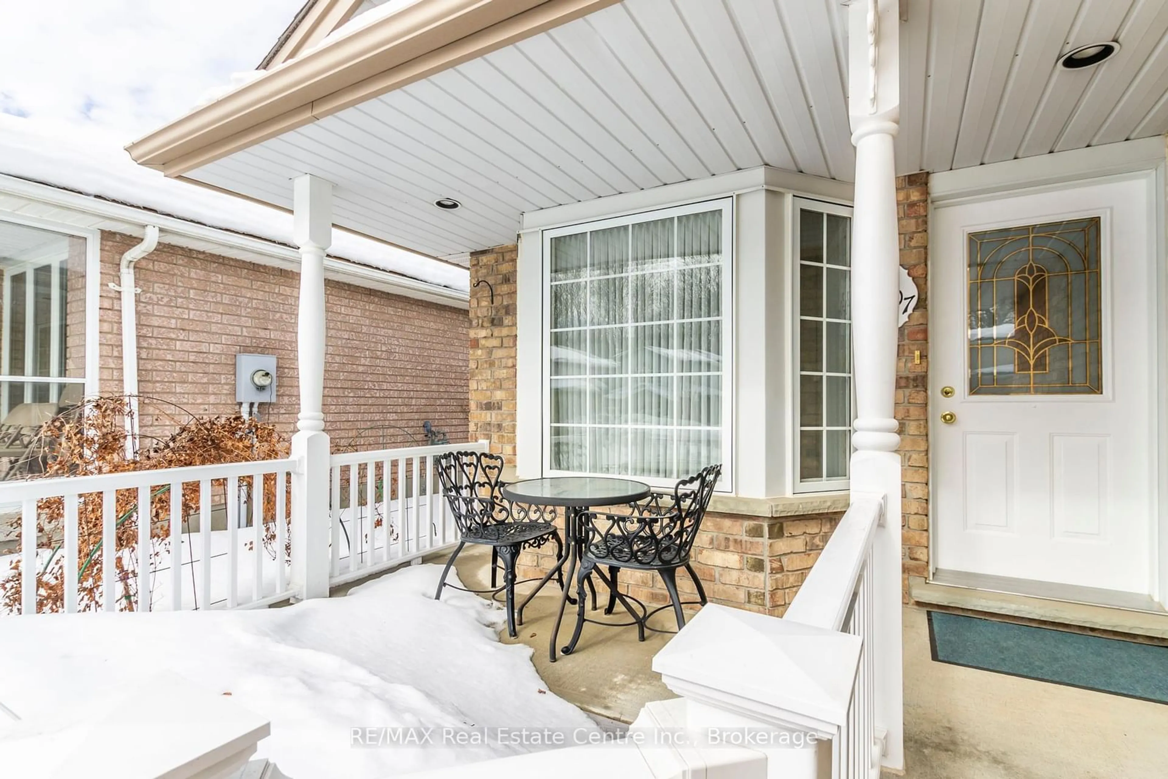 Patio, street for 207 Bush Clover Cres, Kitchener Ontario N2E 3P7