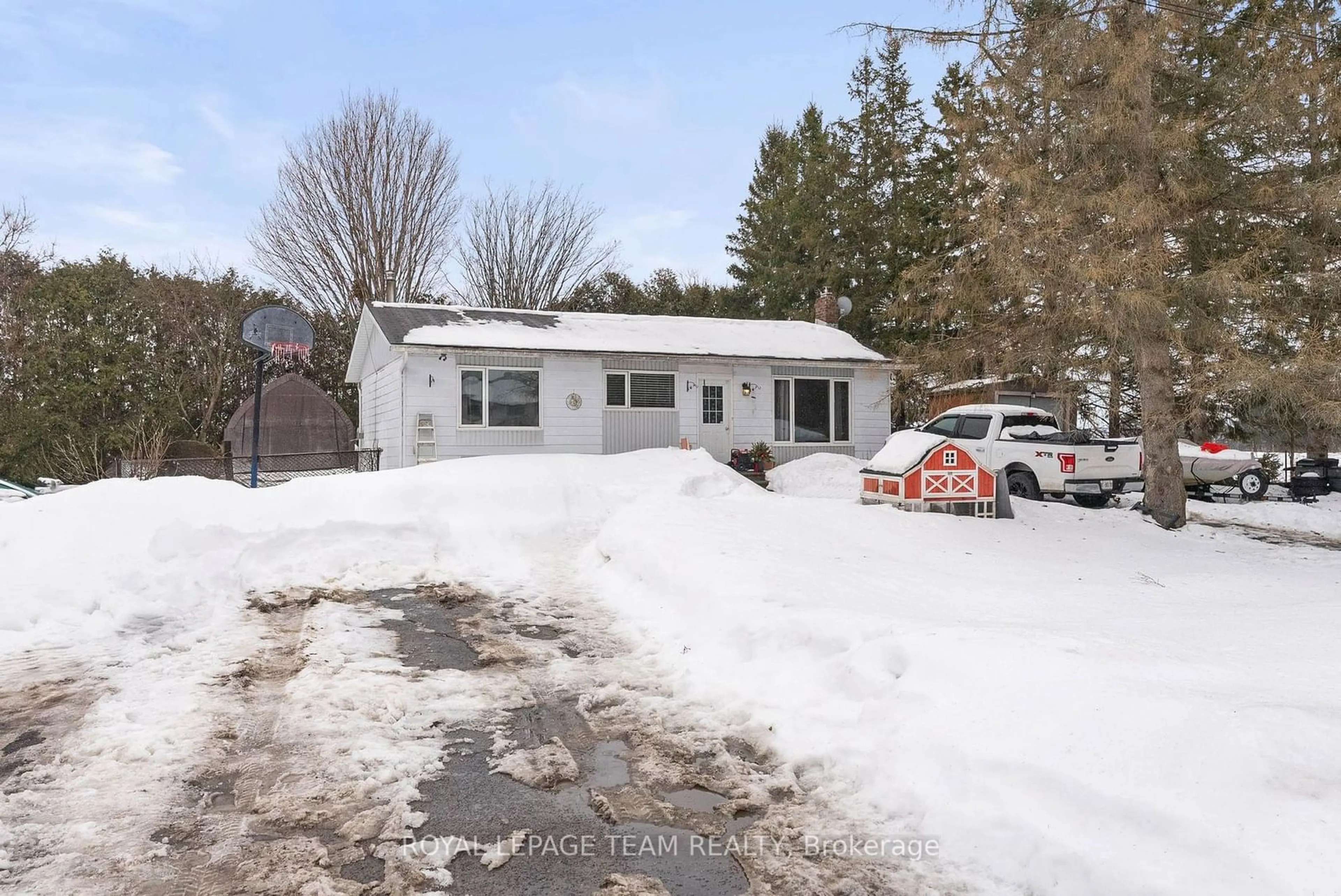 A pic from outside/outdoor area/front of a property/back of a property/a pic from drone, street for 103 Leland St, Carp - Dunrobin - Huntley - Fitzroy and Area Ontario K0A 2H0