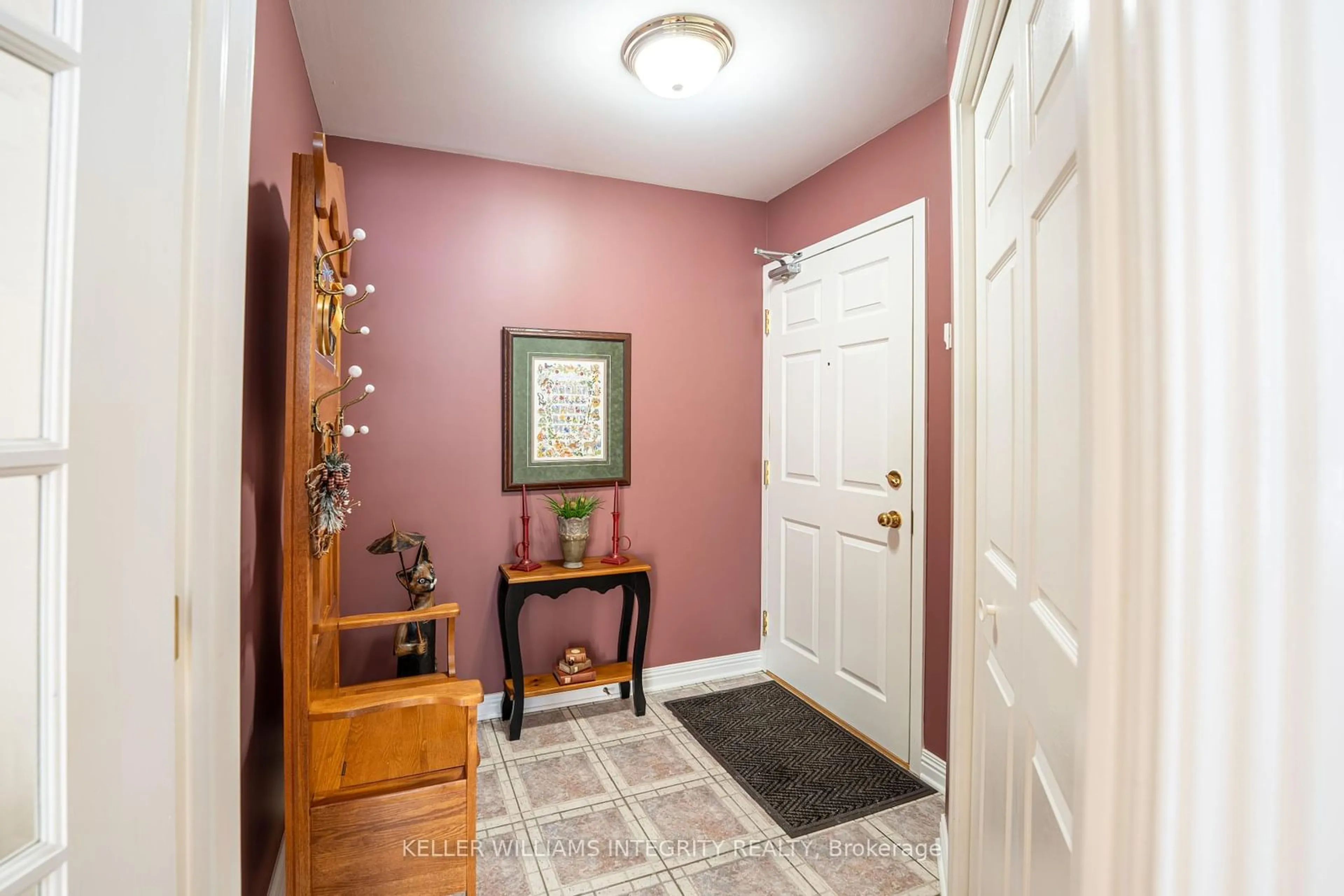 Indoor entryway for 301 Water St #103, Cornwall Ontario K6J 1A5