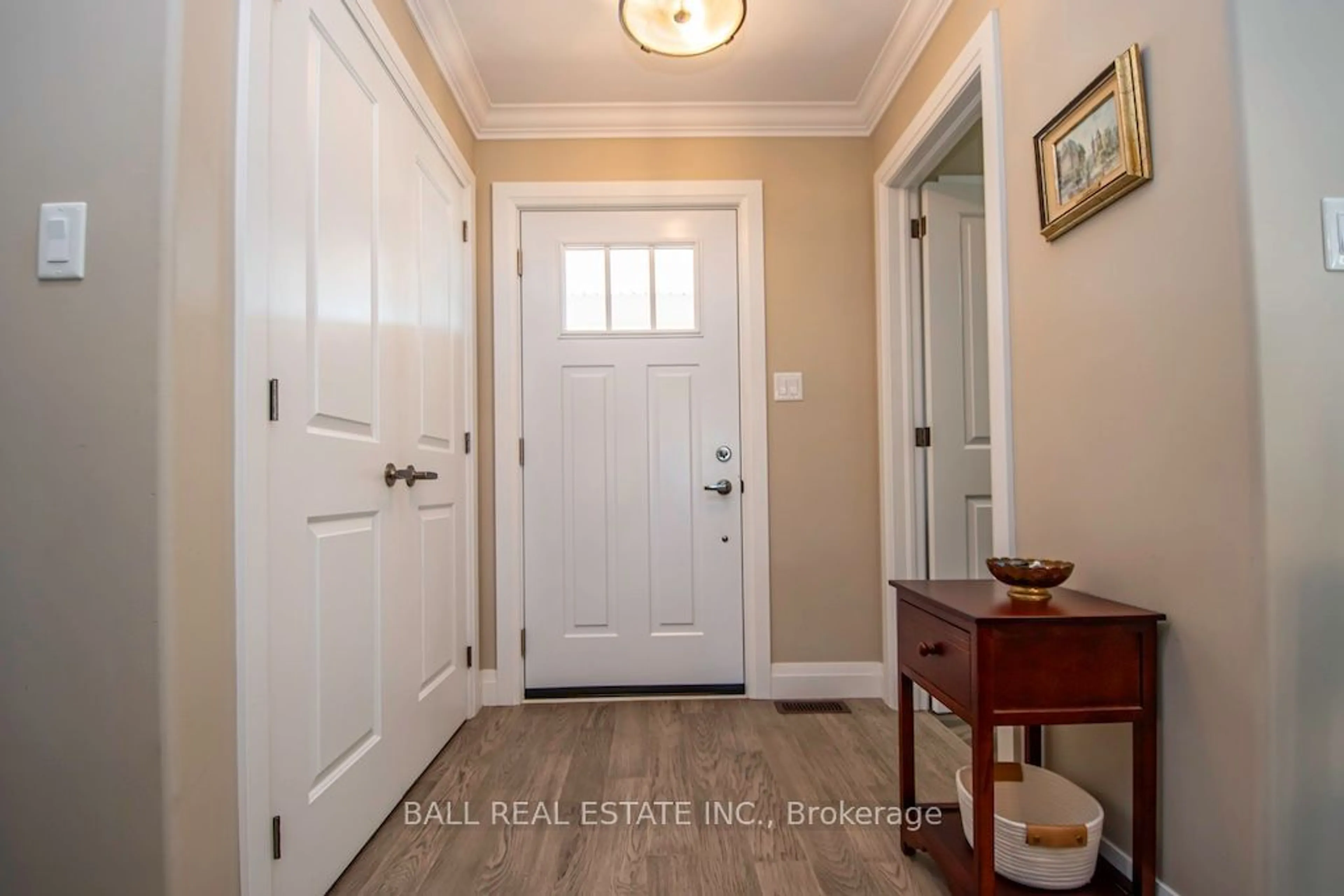 Indoor entryway for 24 Irons Ave #8, Smith-Ennismore-Lakefield Ontario K0L 2H0