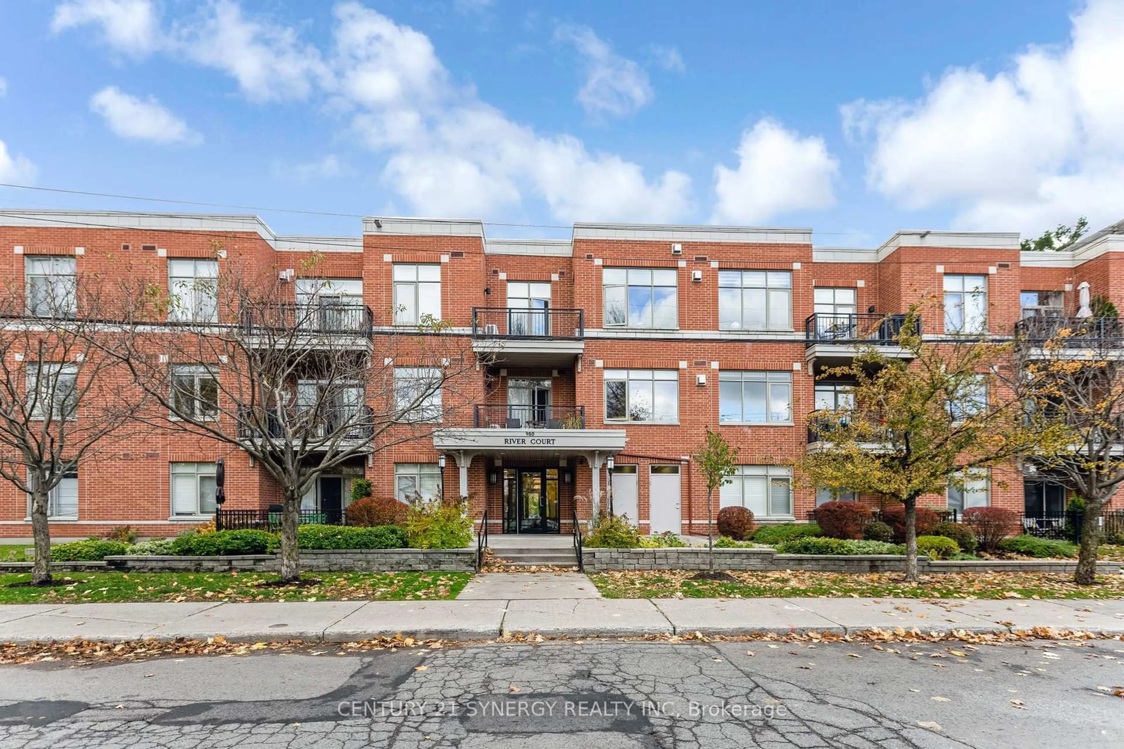 Home with brick exterior material, building for 950 Marguerite Ave #311, Ottawa Ontario K1K 3T8