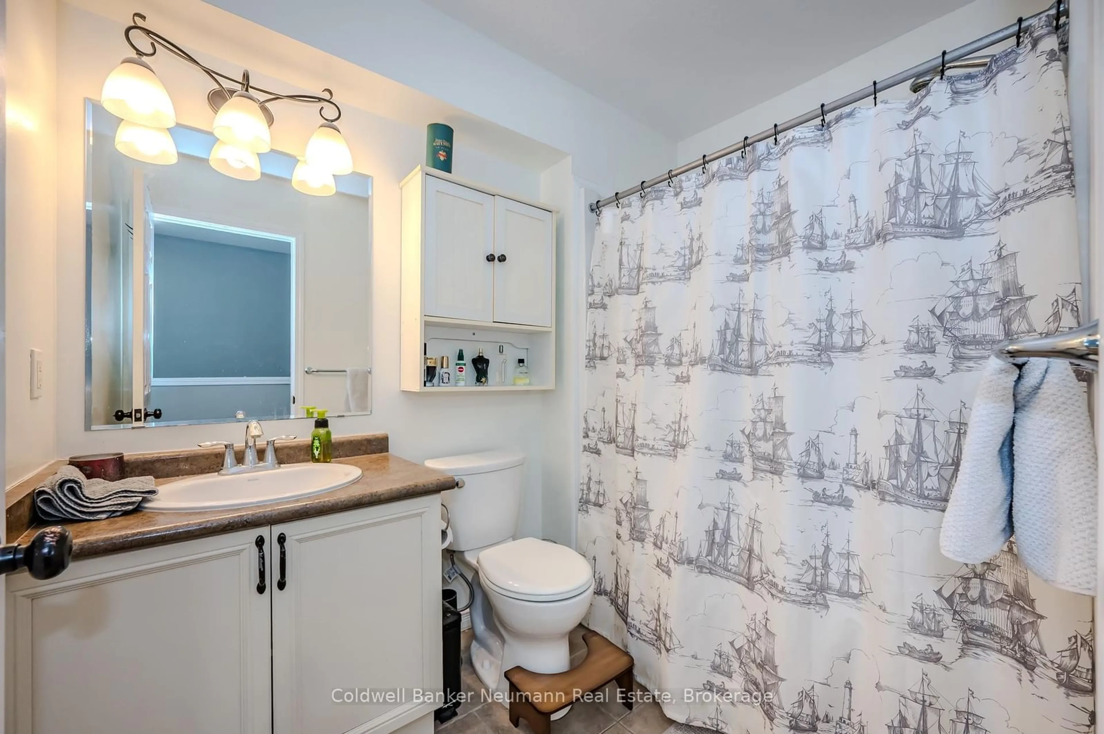 Standard bathroom, ceramic/tile floor for 35 Mountford Dr #45, Guelph Ontario N1E 0G6