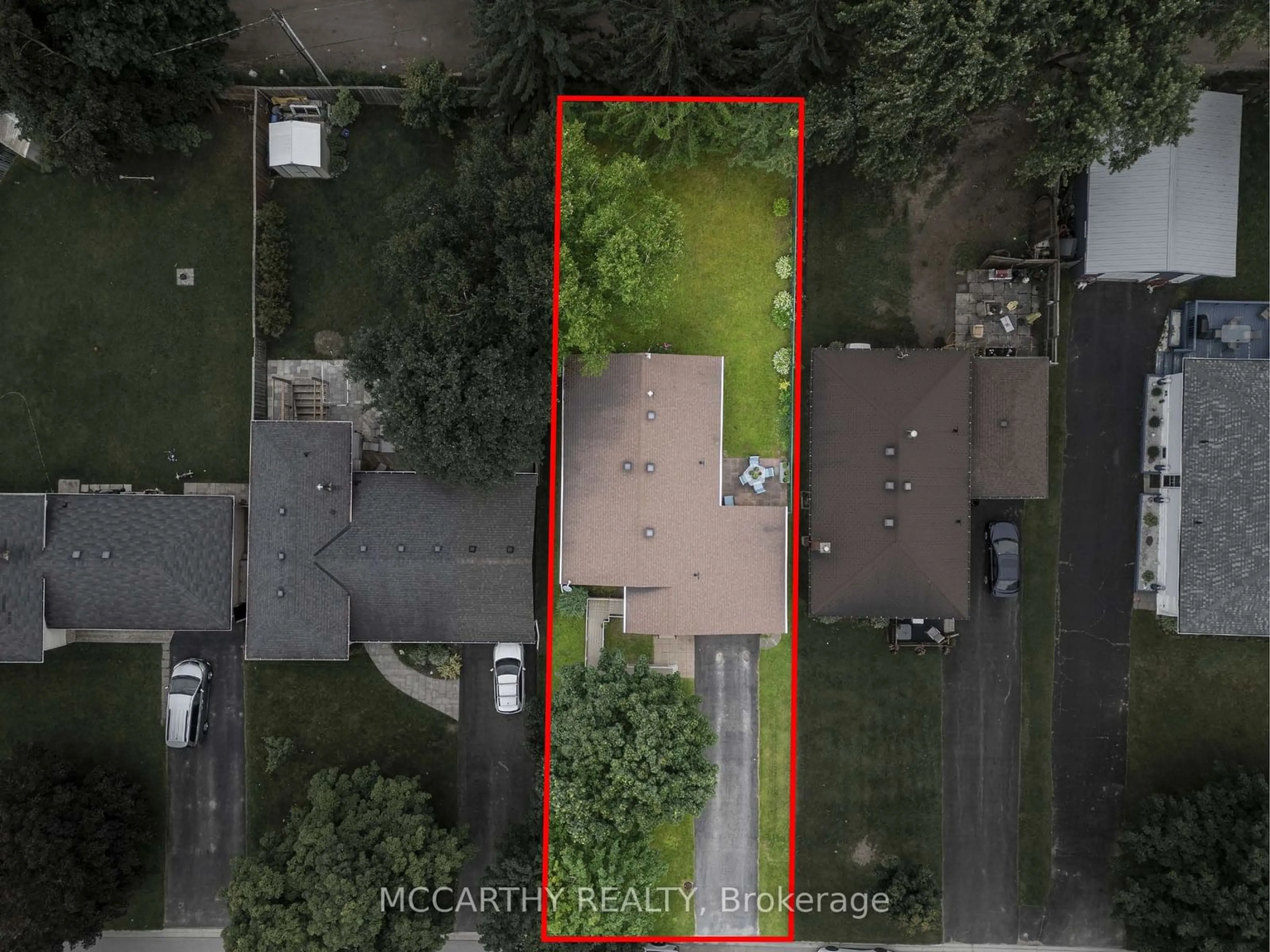 A pic from outside/outdoor area/front of a property/back of a property/a pic from drone, street for 433 First Ave, Shelburne Ontario L9V 2Z6