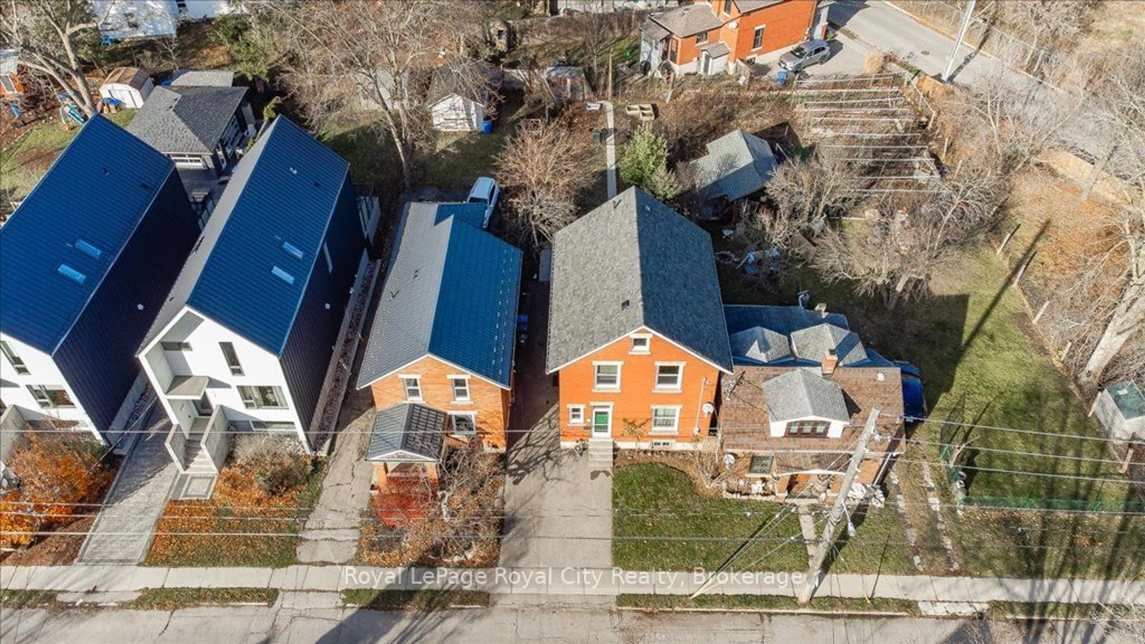 A pic from outside/outdoor area/front of a property/back of a property/a pic from drone, street for 158 Ontario St, Guelph Ontario N1E 3B4