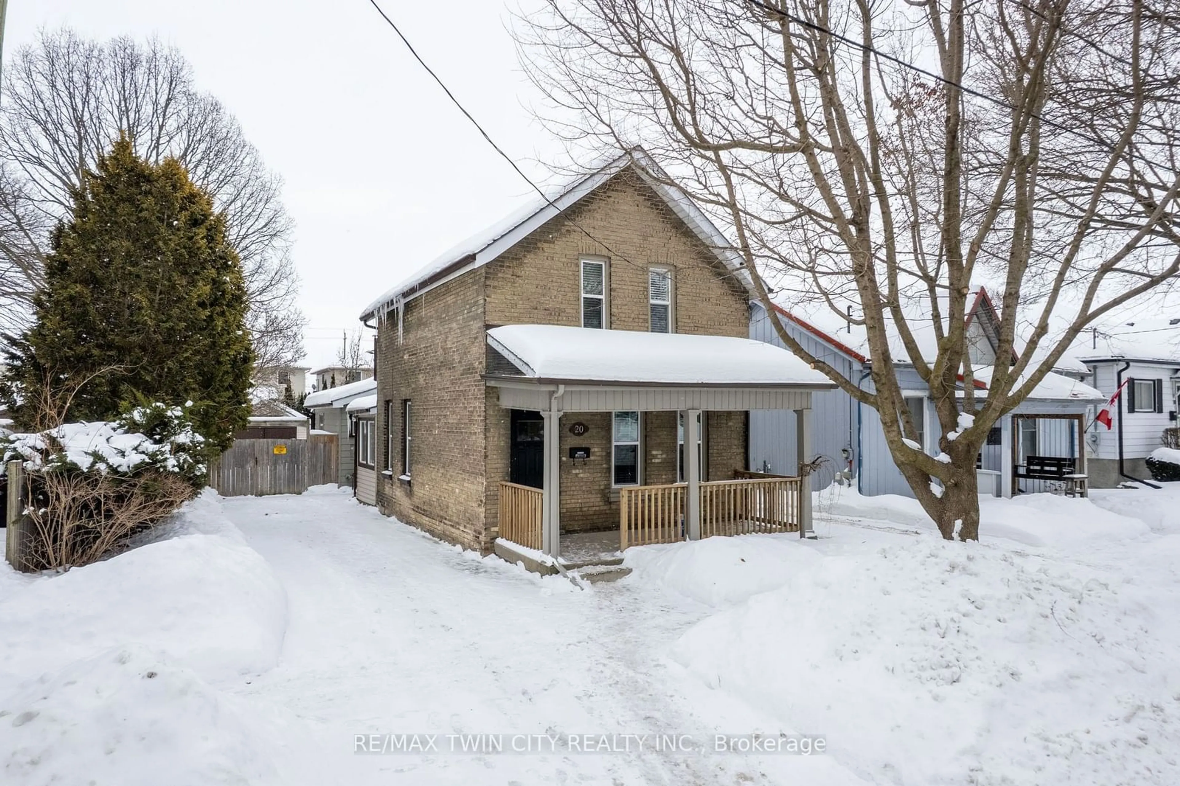 A pic from outside/outdoor area/front of a property/back of a property/a pic from drone, street for 20 Sherwood Dr, Brantford Ontario N3T 1N4