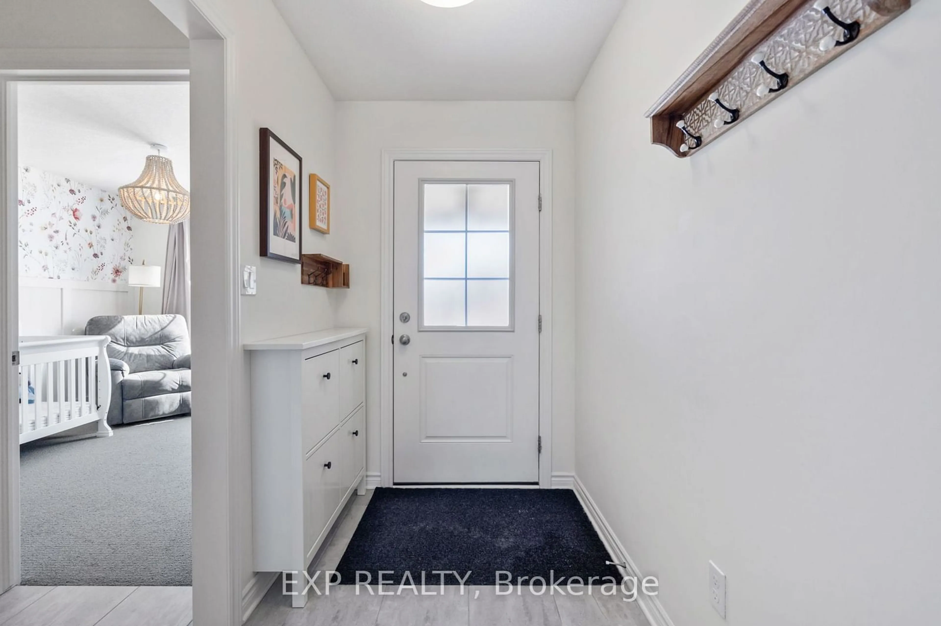 Indoor entryway for 10 Ashberry Pl, St. Thomas Ontario N5R 0H7