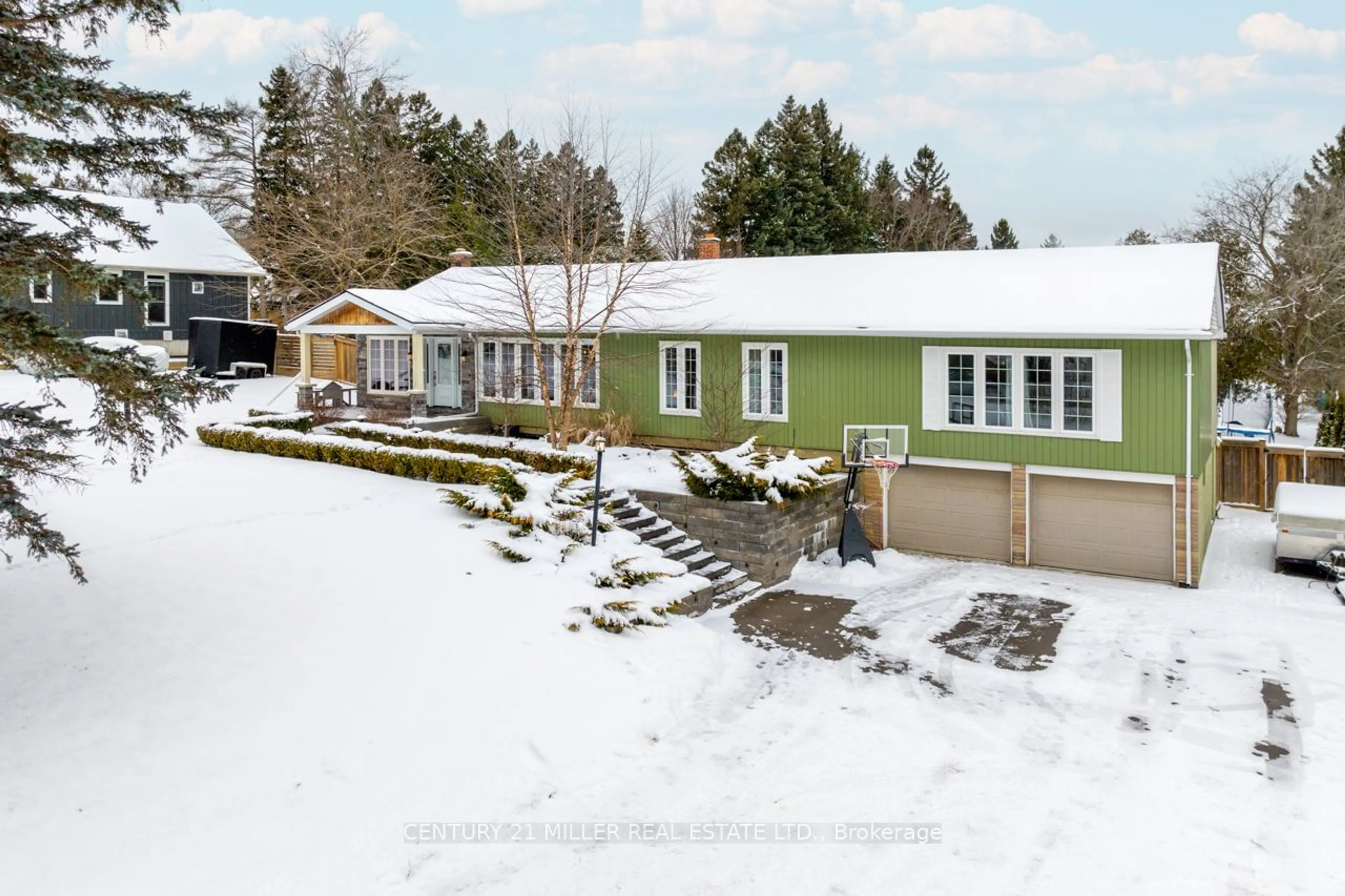 A pic from outside/outdoor area/front of a property/back of a property/a pic from drone, building for 311 8th Concession Rd, Hamilton Ontario L8N 2Z7