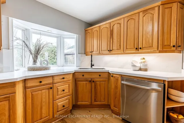 Additional property image - 1335 #8 High