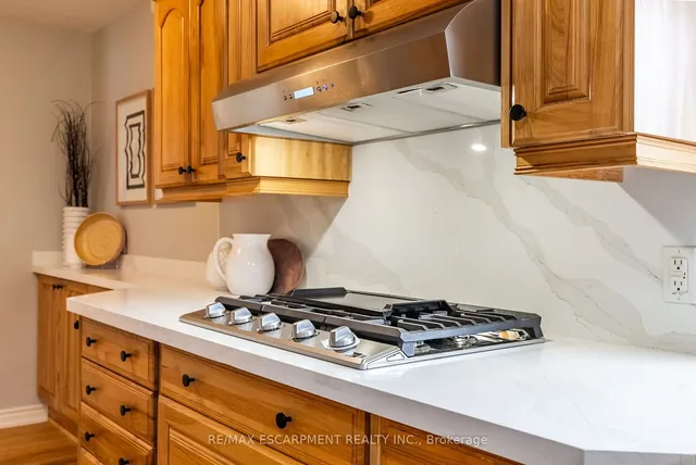 Additional property image - 1335 #8 High
