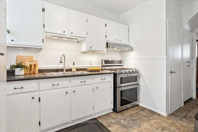 Additional property image - 100 Balmoral Ave