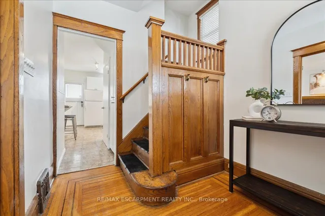 Additional property image - 100 Balmoral Ave