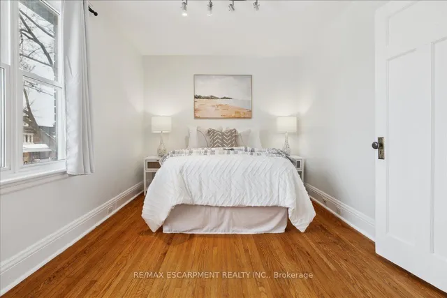 Additional property image - 100 Balmoral Ave