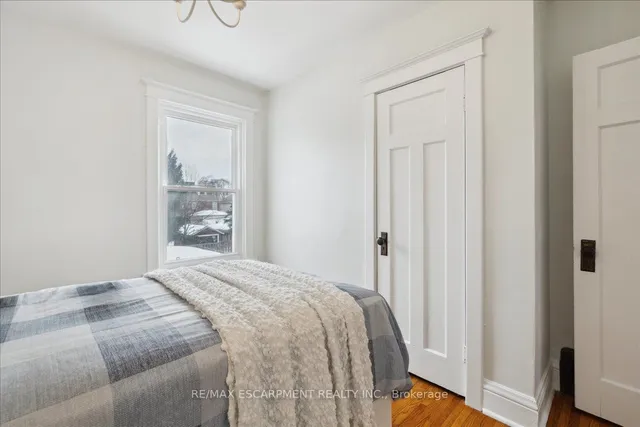 Additional property image - 100 Balmoral Ave