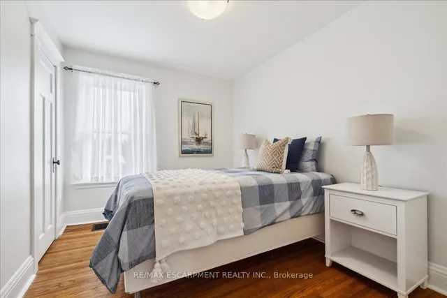 Additional property image - 100 Balmoral Ave