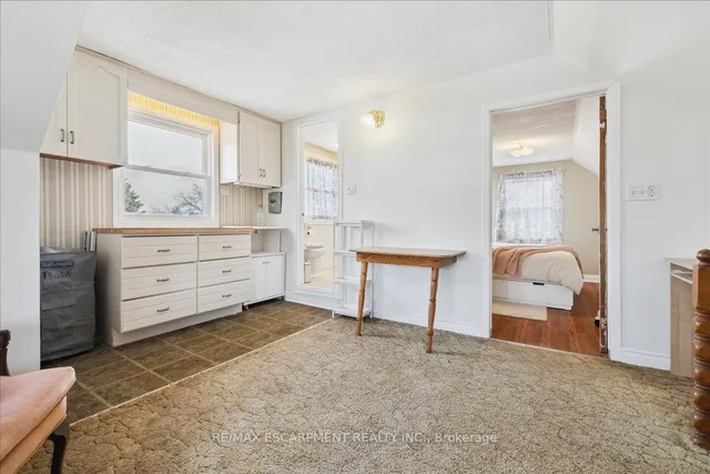 Additional property image - 100 Balmoral Ave