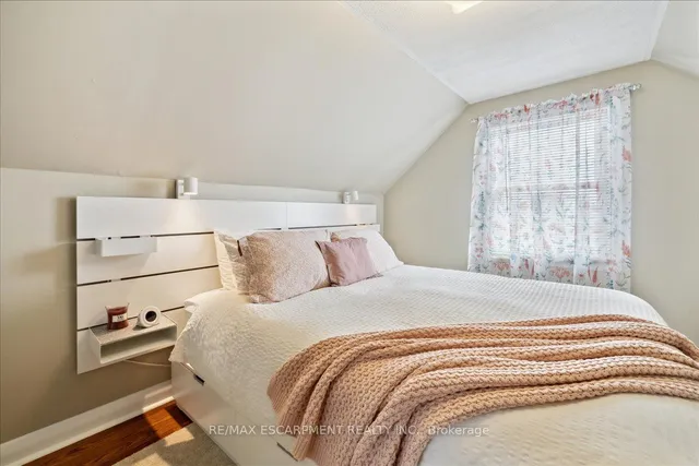 Additional property image - 100 Balmoral Ave
