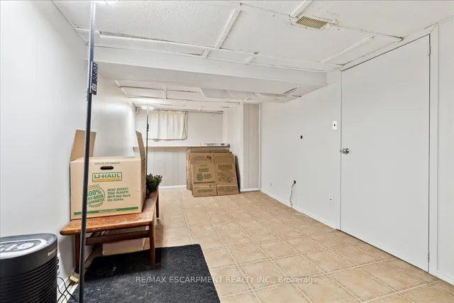 Additional property image - 100 Balmoral Ave