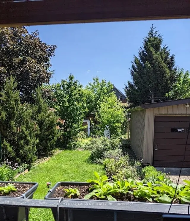Additional property image - 100 Balmoral Ave