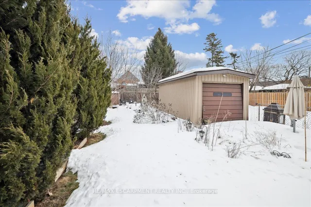 Additional property image - 100 Balmoral Ave