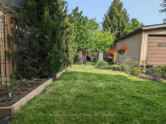 Additional property image - 100 Balmoral Ave