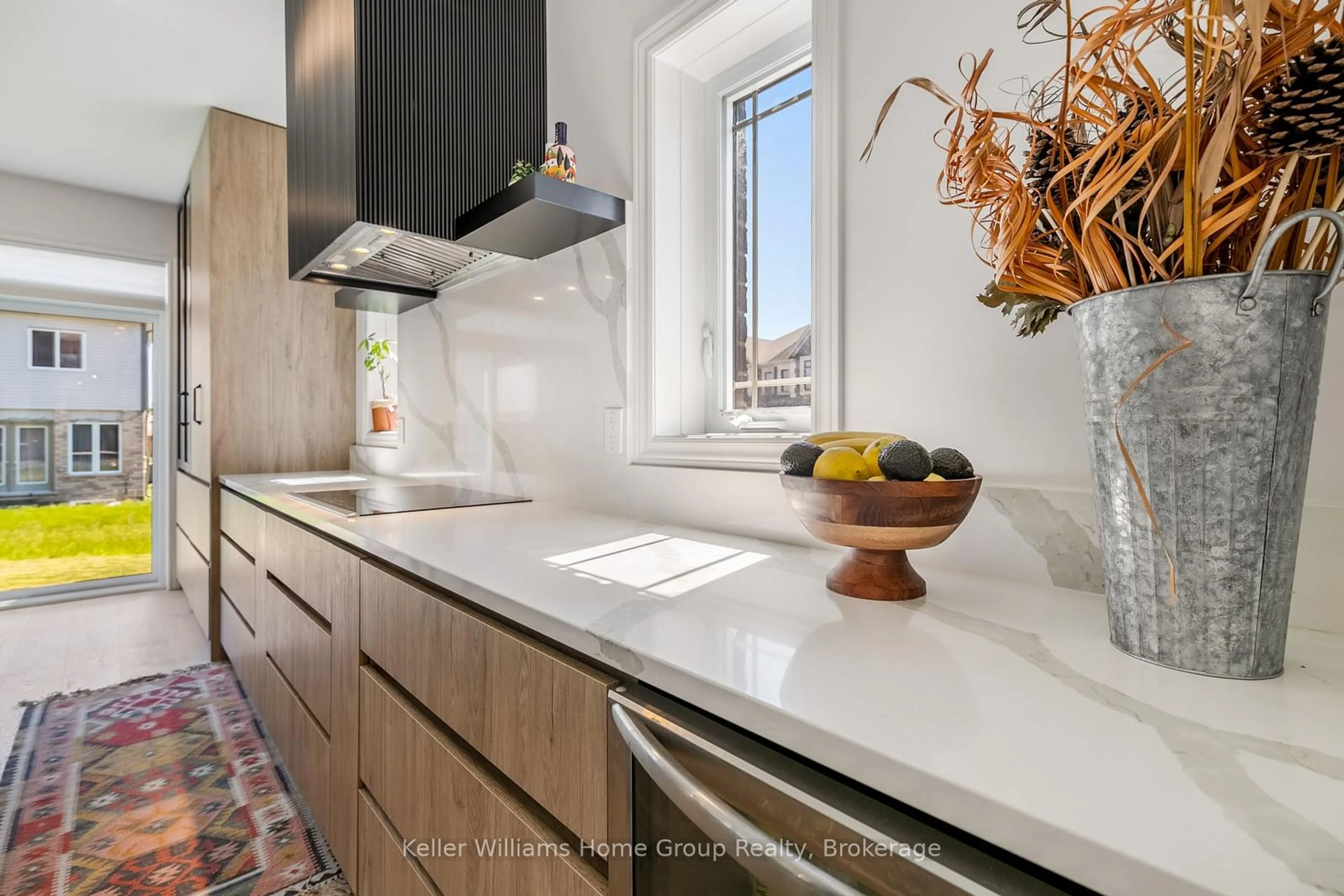 Contemporary kitchen, ceramic/tile floor for 48 MACALISTER BOULEVARD N/A, Guelph Ontario N1G 0G6