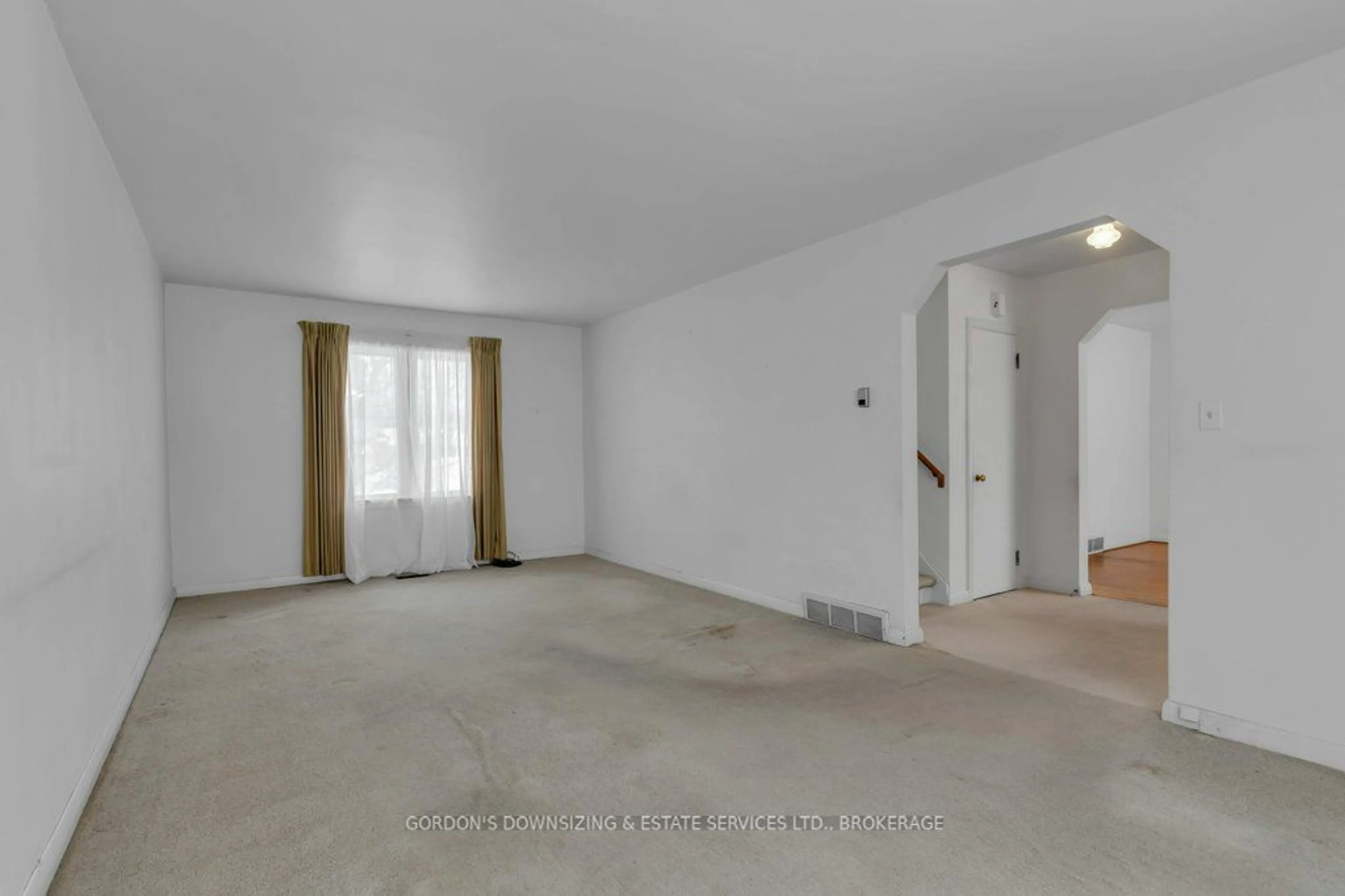 A pic of a room for 35 Oakridge Ave, Kingston Ontario K7L 4S8