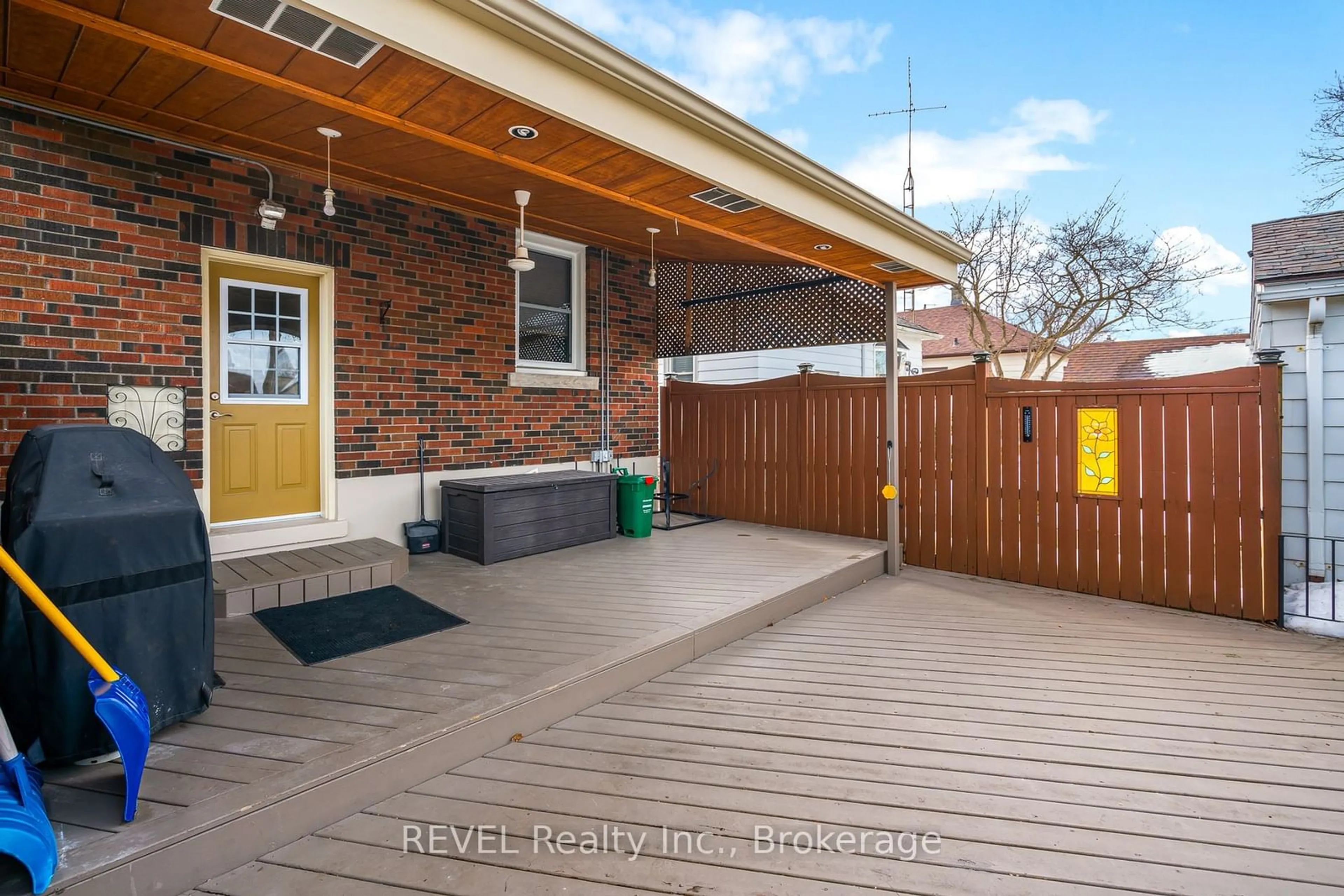 Patio, street for 62 Permilla St, St. Catharines Ontario L2S 2G4