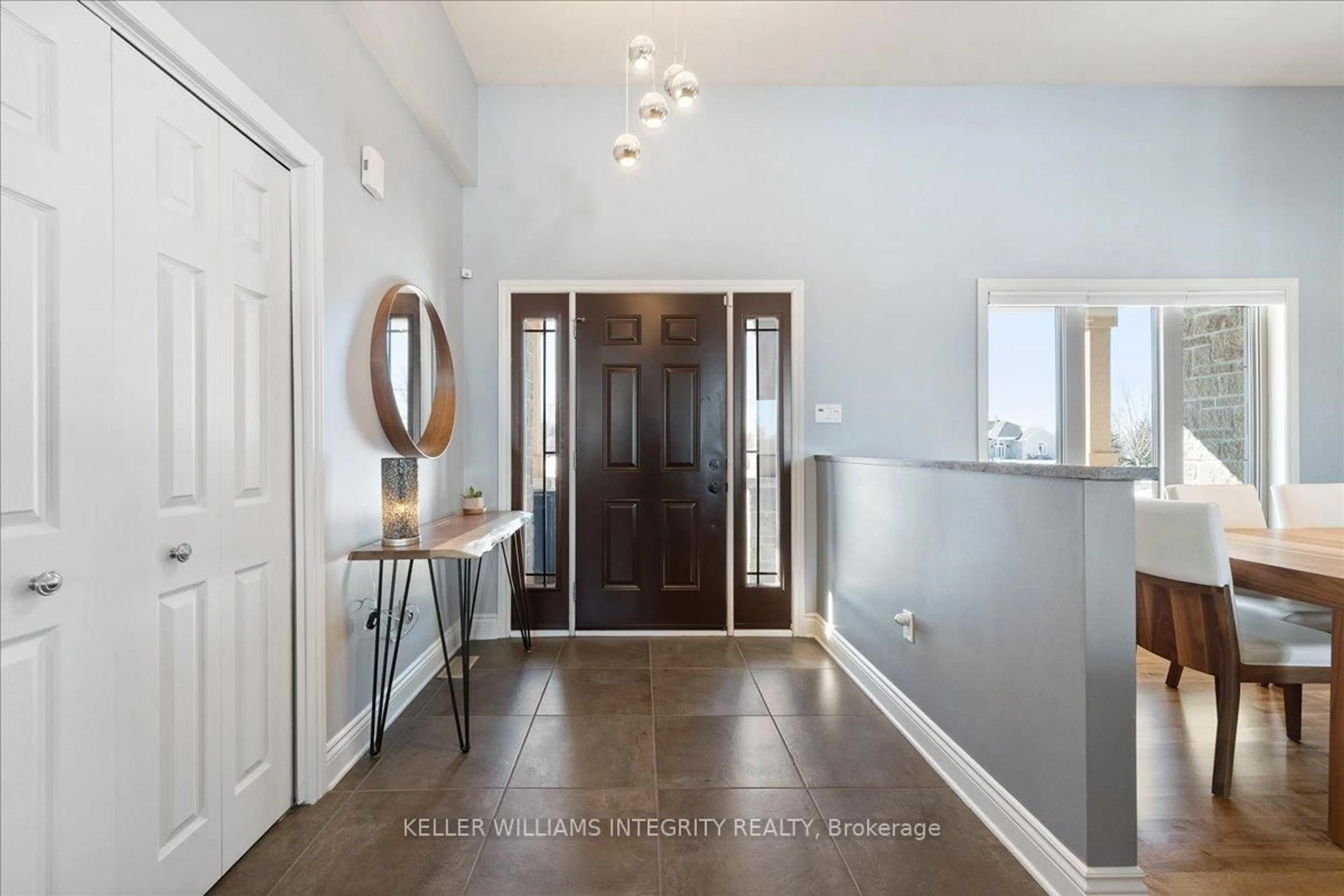 Indoor entryway for 4830 Whispering Willow Dr, Orleans - Cumberland and Area Ontario K4B 1J1