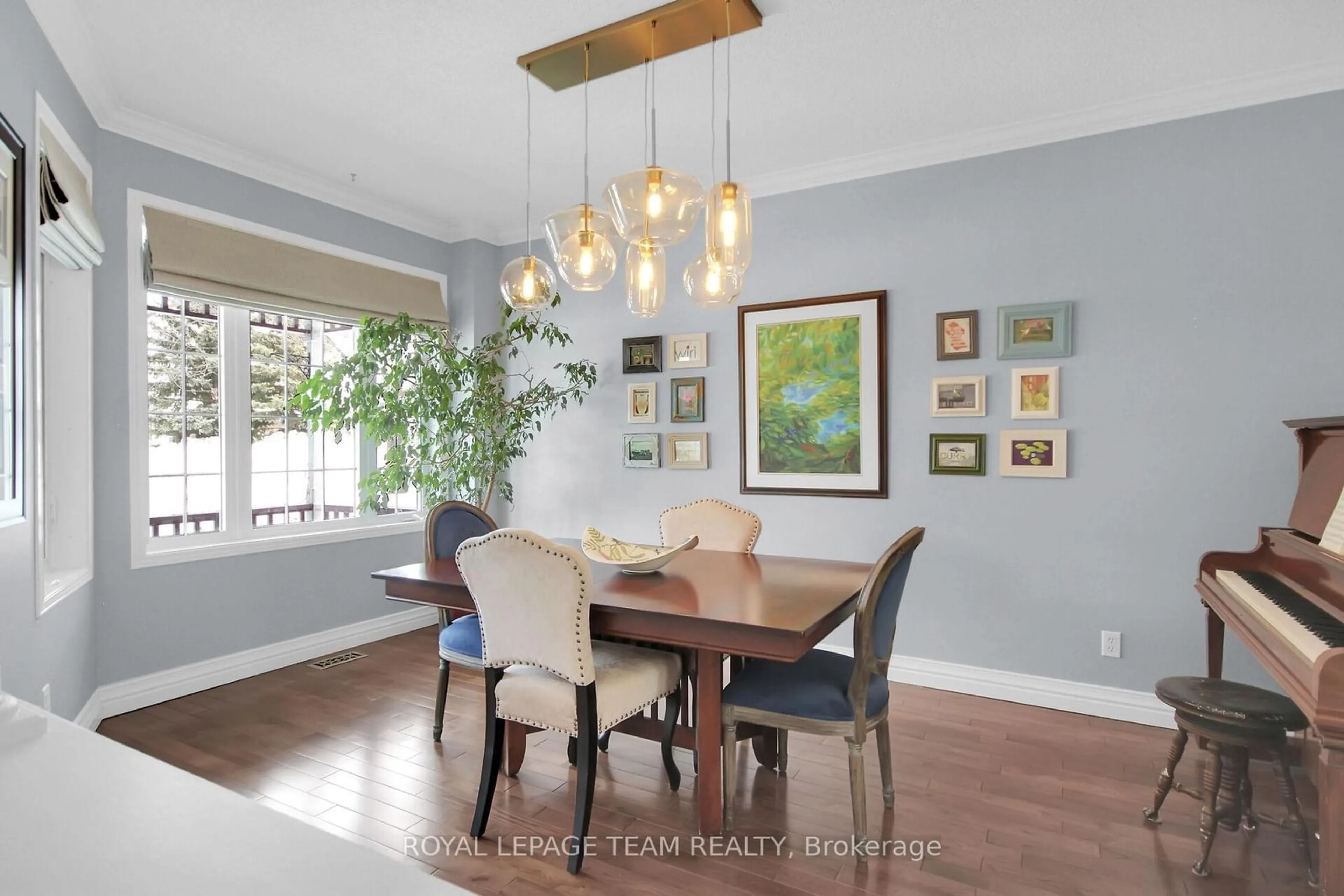 Dining room, wood/laminate floor for 20 Golder's Green Lane, Barrhaven Ontario K2J 5C1