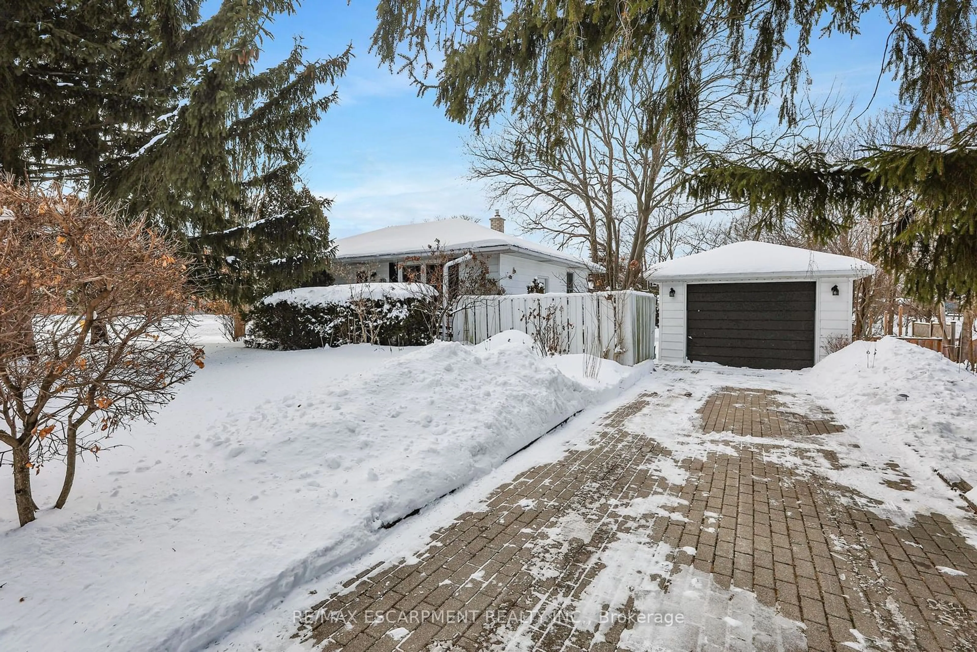 Unknown for 359 Book Rd, Grimsby Ontario L3M 2M7