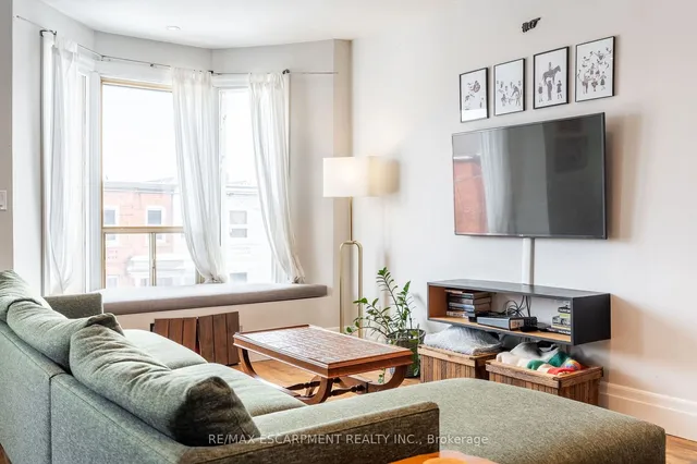 Additional property image - 71 Clyde St
