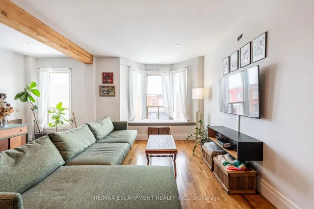 Additional property image - 71 Clyde St