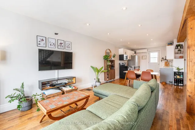 Additional property image - 71 Clyde St