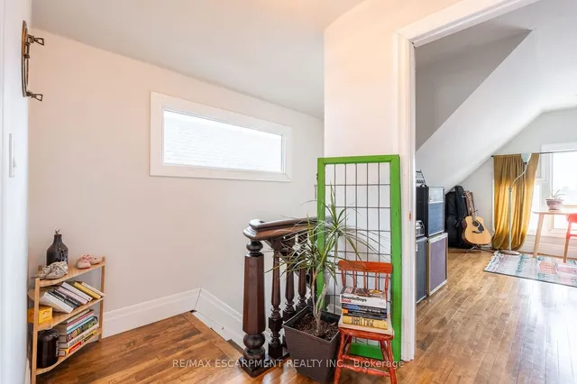 Additional property image - 71 Clyde St