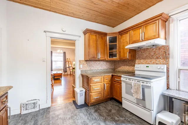 Additional property image - 71 Clyde St