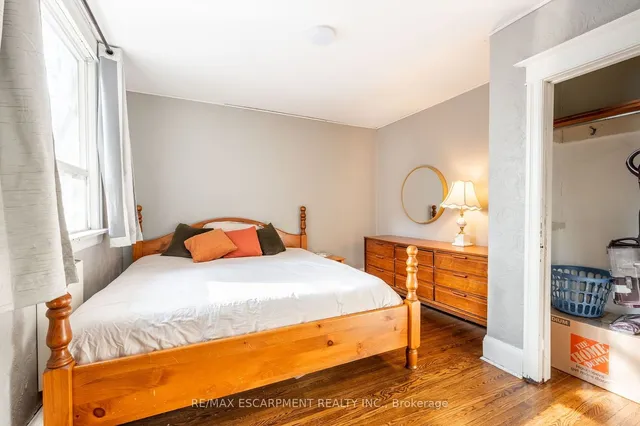 Additional property image - 71 Clyde St