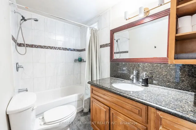 Additional property image - 71 Clyde St