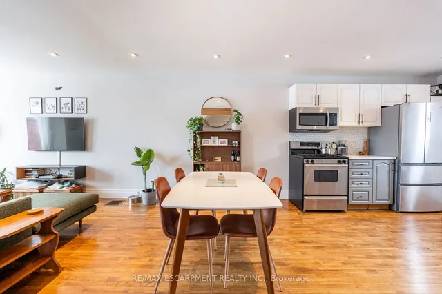 Additional property image - 71 Clyde St