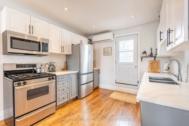 Additional property image - 71 Clyde St