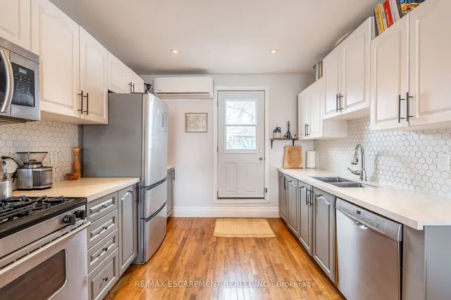 Additional property image - 71 Clyde St