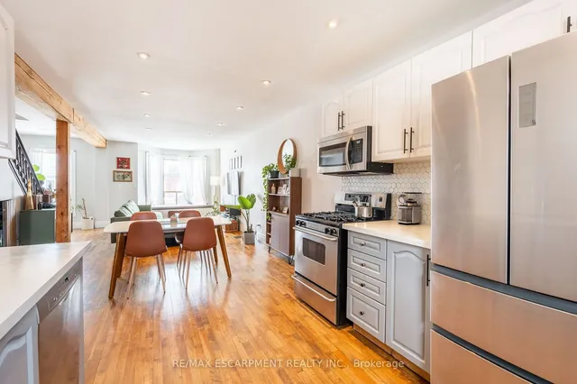 Additional property image - 71 Clyde St