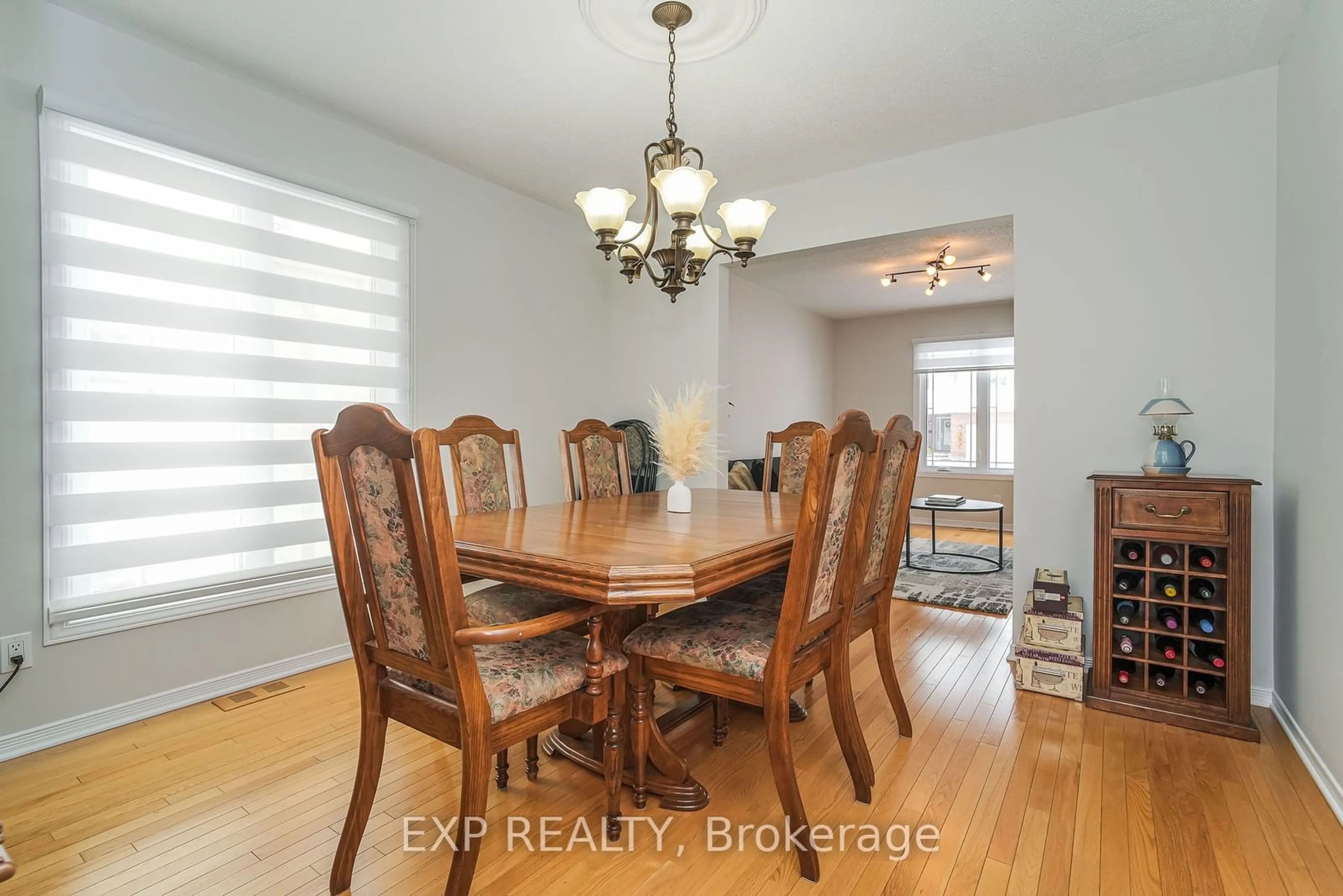 Dining room, wood/laminate floor for 386 Pauline Charron Pl, Vanier and Kingsview Park Ontario K1L 8L3