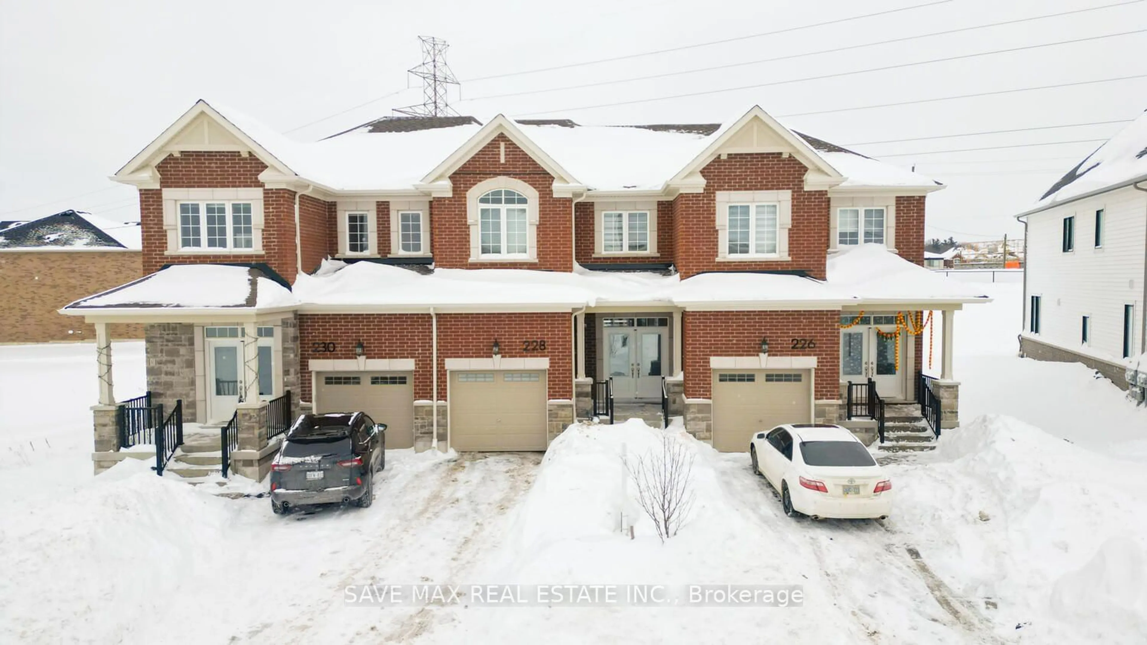 A pic from outside/outdoor area/front of a property/back of a property/a pic from drone, street for 228 Histand Tr, Kitchener Ontario N2R 0S3