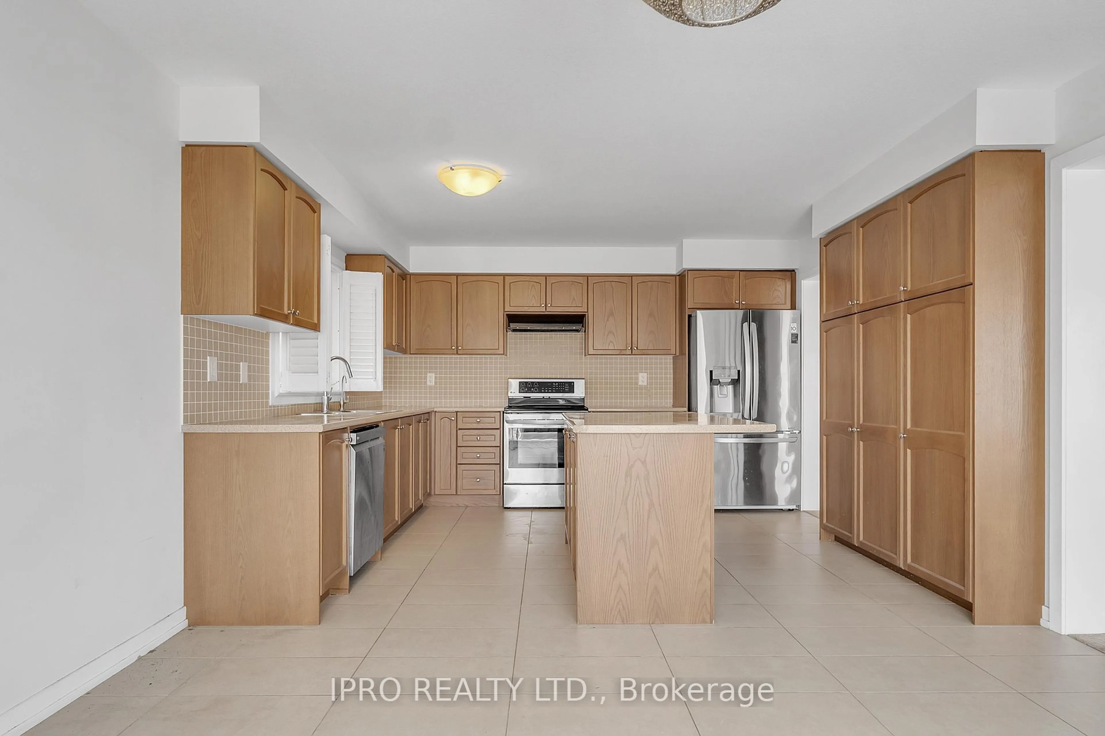 Open concept kitchen, unknown for 48 Prestwick St, Hamilton Ontario L8J 0K6